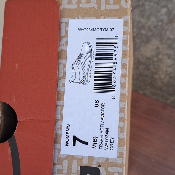 NIB- Propet Women's Travel Activ  Aviator Shoes- Sz 7 - Picture 9 of 9